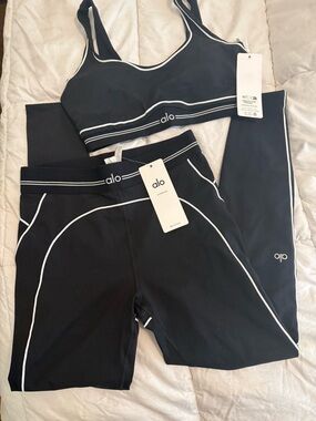 ALO Yoga women Black Leggings and Sports Bra with White Piping